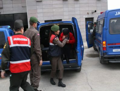 Jandarma 5 Ay Önce Ormanlık Alanda Öldürülen Kişinin Cinayet Zanlılarını Yakaladı