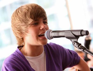 JUSTİN BİEBER - Justin Bieber Baby şarkısı ile rekor kırmaya devam ediyor
