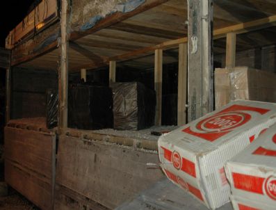 Mıcır Yüklü Kamyonda 500 Bin Liralık Kaçak Sigara Bulundu