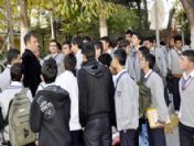 Okulda jöleli saç krizi!