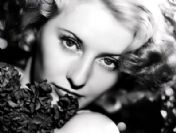 Ölüleri filmde oynatacak!