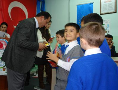NIHAT HELVACı - Şehitler İlköğretim Okulu Öğrencilerine 'Çevreye Duyarlılık Ödülü'