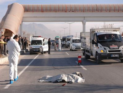 İSMAİL HAKKI TONGUÇ - Van'da Trafik Kazası, 1 Ölü
