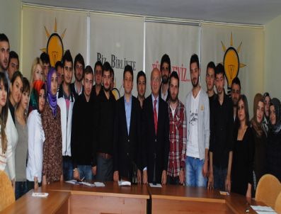 HAMZA DAĞ - Aksoy Ak Gençlik'e Siyaset Dersi Verdi