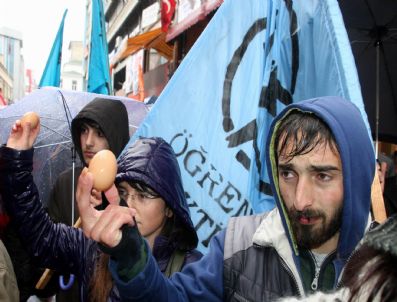 İNSAN HAKLARı GÜNÜ - Yumurta, Eylemlerin Simgesi Oldu