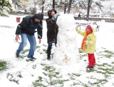 Çorum'da Kar Yağışı Hayatı Olumsuz Etkiliyor