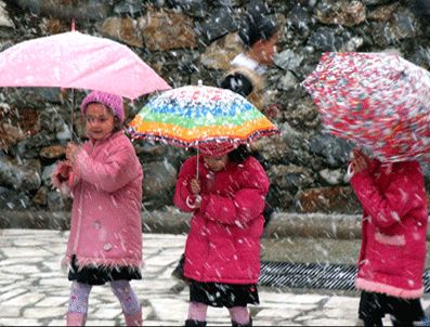 UZUNPıNAR - 9 ilde kar nedeniyle okullar bugün tatil edildi
