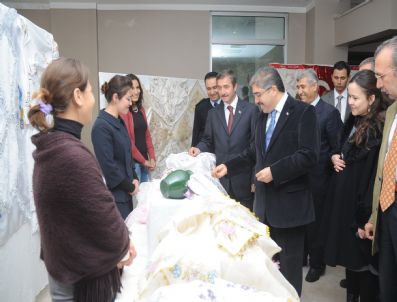 Şahinbey'de Mefruşat Kursları Sergisi Açıldı