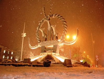 ÇETİN EMEÇ - Başkent'te Beyaz Esaret