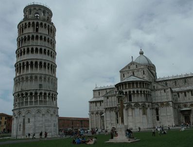 DAILY TELEGRAPH - Pisa Kulesi belini doğrultmayı başardı
