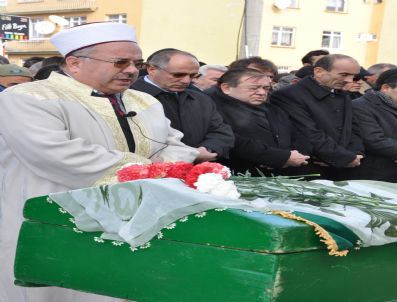 İBRAHIM ÖZÇIMEN - Boluspor Başkanı, Kayınvalidesini Son Yolculuğuna Uğurladı