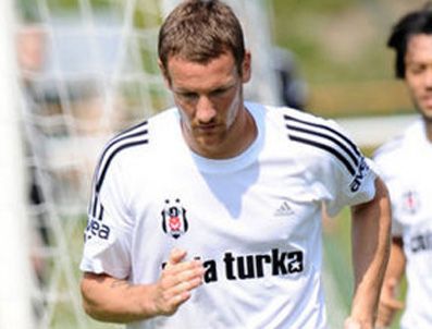 SERDAL ADALI - Fink yuvadan uçuyor!