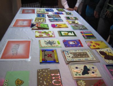 TAYTAN - Kasaba Okulundan Avrupa'daki Okullara Yılbaşı Kartı