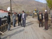 Mahalle Sakinlerinin Çamurlu Yoldan Kurtulma Sevinci