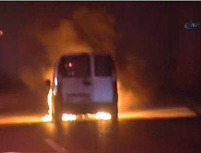 TEM OTOYOLU - Otomobil bir anda alevler içinde kaldı