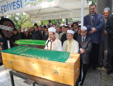 UMURLU - Tren Kazasında Yaşamını Yitiren Din Adamları Son Yolculuğuna Uğurlandı