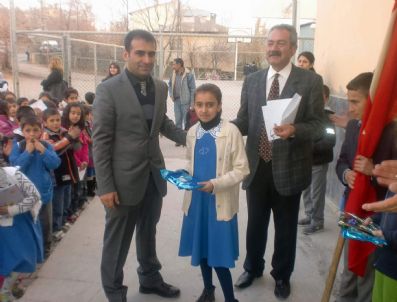 MAHMUT KıLıÇ - Başarılı Öğrenciler Ödüllendirildi