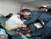 Başkan Tahmazoğlu, Huzur Evinde Doğum Günü Pastası Kesti