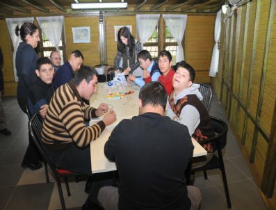 İBRAHIM GENÇ - Engellilerden 'Sanatsal' Üretim