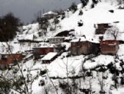 Kara Kış Çırgan Köyünü Esir Aldı