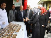 5 Bin Kişiye Aşure İkram Edildi