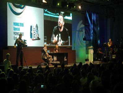 SİNAN ÇETİN - Cem Yılmaz'ın Esprileri Konferansa Katılanları Kahkahaya Boğdu