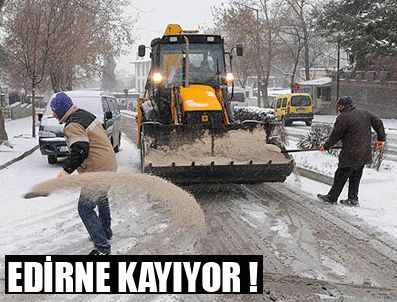 Edirne'de yollar buz pistine döndü