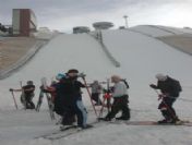 Erzurum'da Yılın İlk Kayağı Atlama Kuleleri'nde Yapıldı