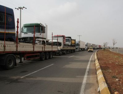 MAHMUT YıLMAZ - Sınırdaki Kuyruk Çilesine Ceza Da Eklendi