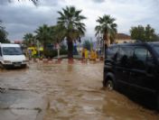 Sarıgöl'de Sel Mağduru Üç Kişiye 7 Bin 500 Tl Yardım