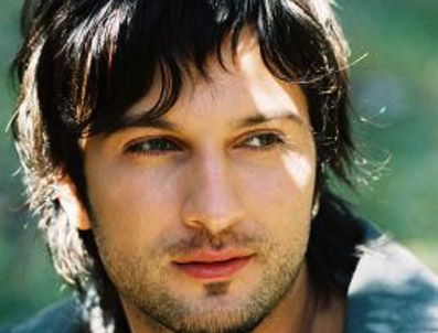 AZRA AKIN - Tarkan'dan Azra Akın'a açık çek