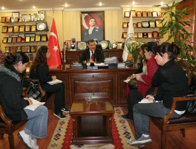 MERSIN ÜNIVERSITESI - Meü Öğrencileri Başkan Tuna'yı Ziyaret Etti