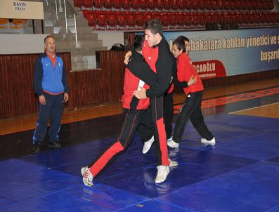 CELAL ATIK - Minderde İzmir Fırtınası Esecek