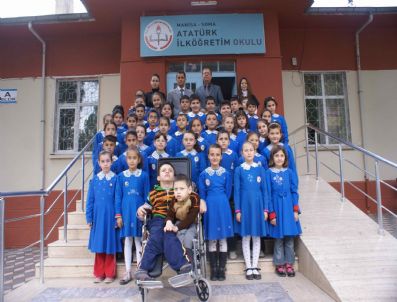 Minik Kalplerden Anlamlı Hediye