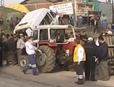 ALI ULUSOY - Öğretmenleri Taşıyan Minibüs Kaza Yaptı: 19 Yaralı