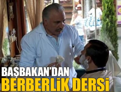 DOLAPDERE - Berber bıçağı öyle mi tutulur