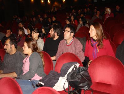 VAN DEVLET TIYATROSU - 'Pippa'ya Mektubum' Belgeseli Van'da Gösterildi