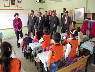 İNCI VARINLI - Şefaatli Yüksekokul Bekliyor