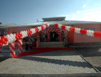 HÜSEYIN DEMIRBAŞ - Emekli İkramiyesi İle Okul Yaptırdı