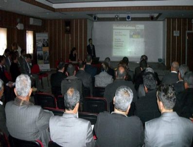 İzka Kiraz'da İzmir Bölge Planı Hakkında Bilgilendirme Toplantısı Yaptı