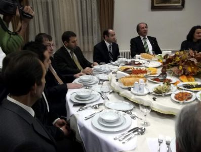 TIFLIS - Kars Valisi Ahmet Kara, Basın Mensuplarıyla Yemekte Biraraya Geldi