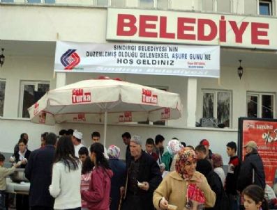 Sındırgı Belediyesi'nden 5 Bin Kişilik Aşure