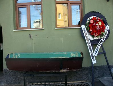 KABRISTAN - Sivasspor'lu Futbolcu Hayrettin Yerlikaya'nın Dedesi Son Yolculuğuna Uğurlandı