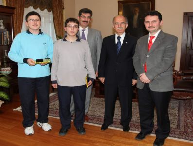 TUBİTAK - Vali Harput'tan Geleceğin Bilim Adamlarına Ödül