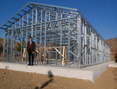 Yozgat İl Özel İdaredesi Mevsimlik Tarım İşçileri İçin Yaptığı Binalar Yükseliyor