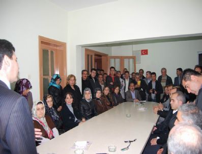 NAIM KOCABıYıK - Ak Parti İl Teşkilatı Edremit Körfezi'ne Çıkarma Yaptı