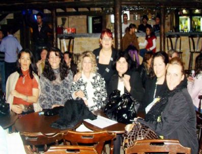 FIKRET AKOVA - Burhaniyeli Bayanlar Okul Çayında Buluştu