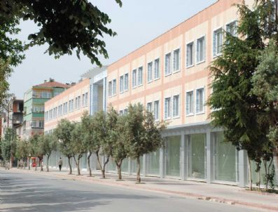 İHTILAF - Kapalı Pazar Yeri Açılmayı Bekliyor