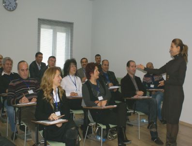 Toki, Çalışanları Kampa Aldı