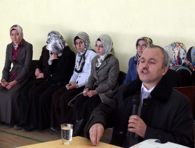 AYHAN IŞıK - Erciş'te Nilüfer Kadınlar Derneği'nden Aşure Şöleni